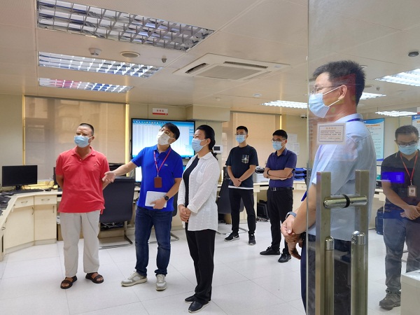 2-市民政局党组书记、局长熊瑛一行到深圳市福利彩票发行中心调研.jpg